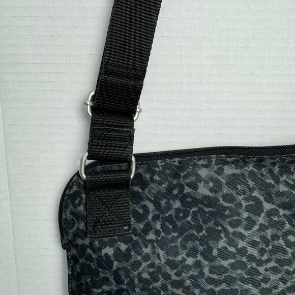 Baggallini Crossbody Cheetah Print Purse Handbag with pink lining EUC - Picture 6 of 12